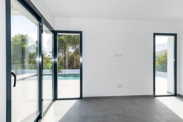 Villa en La Nucia, Alicante, España 3 dormitorios, 330 m2 No. 197074