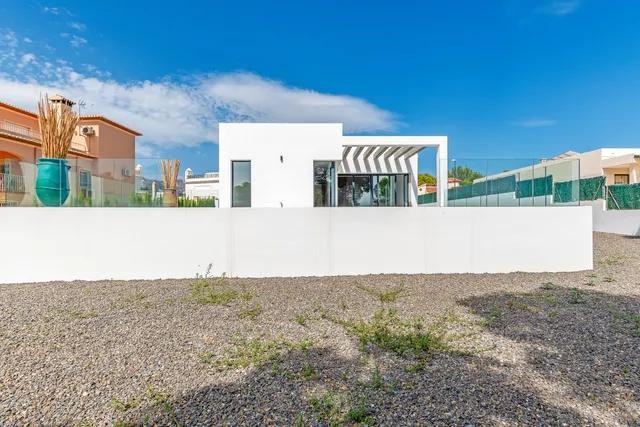 Villa en La Nucia, Alicante, España 3 dormitorios, 330 m2 No. 197074