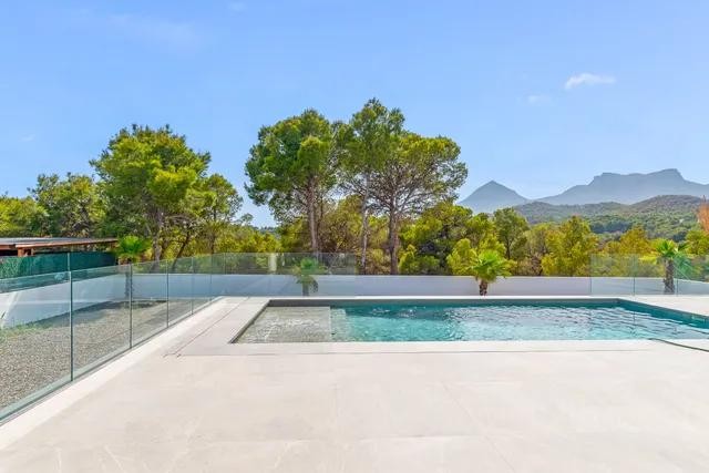 Villa en La Nucia, Alicante, España 3 dormitorios, 330 m2 No. 197074