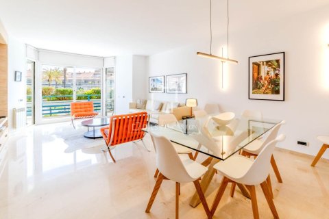 Apartamento en Sitges, Barcelona, España 3 dormitorios, 163 m2 No. 164876