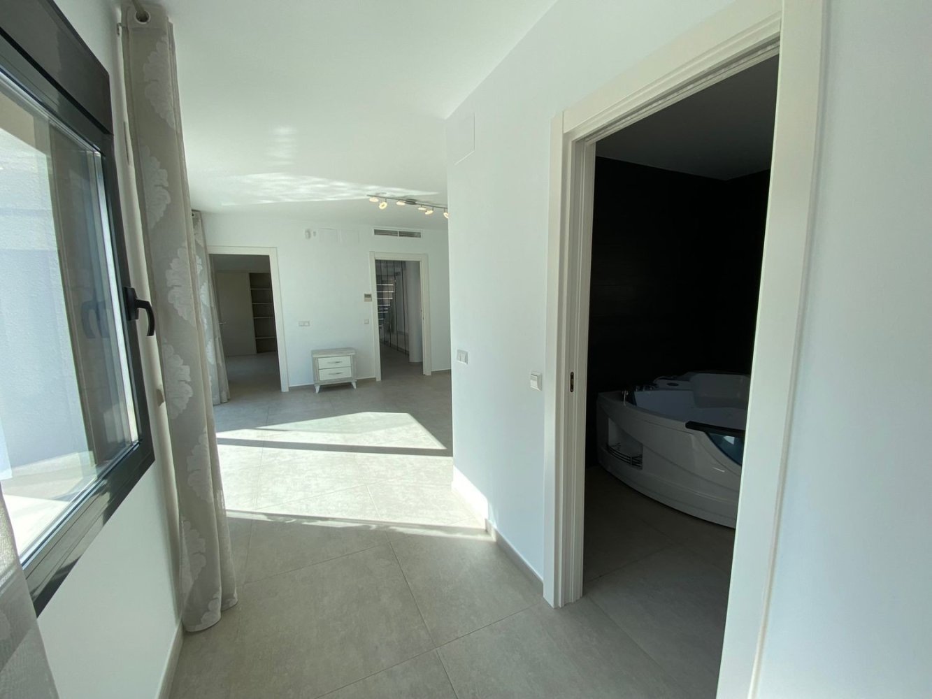 Villa a Calpe, Alicante, Spagna 5 camere da letto, 285 mq. N° 198213