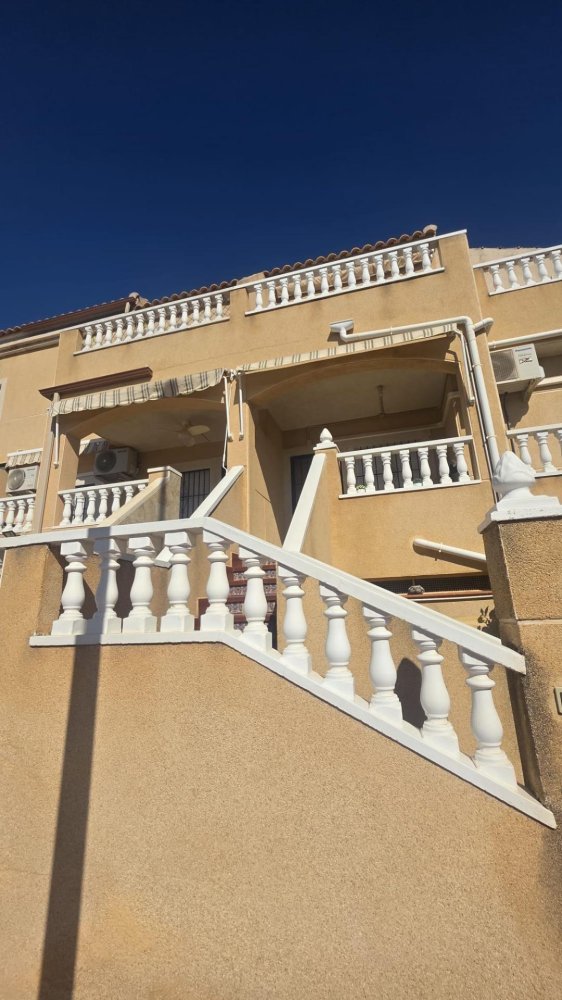 Bungalow a Torrevieja, Alicante, Spagna 3 camere da letto, 85 mq. N° 197501