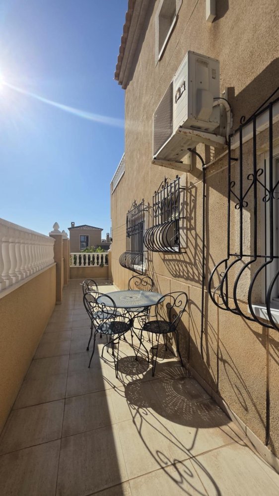 Bungalow a Torrevieja, Alicante, Spagna 3 camere da letto, 85 mq. N° 197501