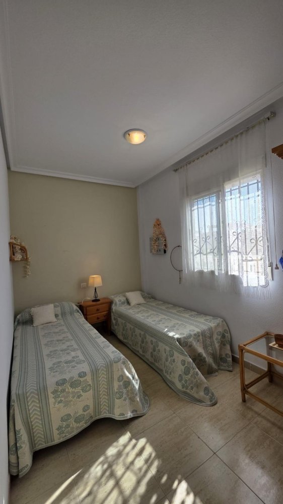 Bungalow a Torrevieja, Alicante, Spagna 3 camere da letto, 85 mq. N° 197501