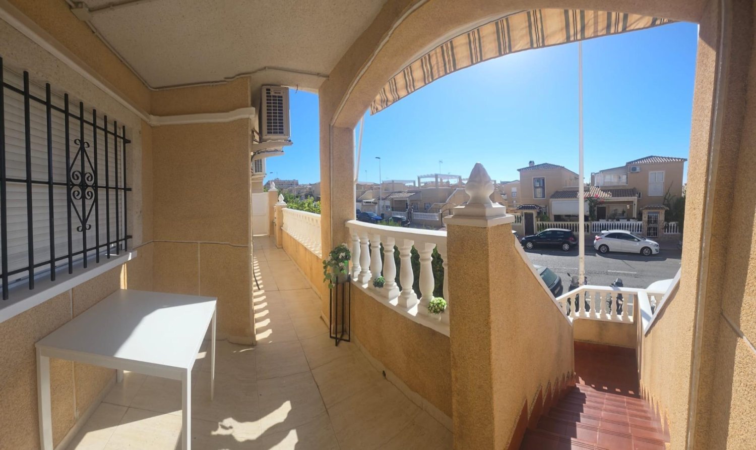 Bungalow a Torrevieja, Alicante, Spagna 3 camere da letto, 85 mq. N° 197501