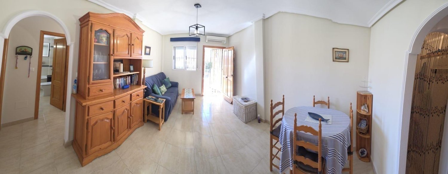 Bungalow a Torrevieja, Alicante, Spagna 3 camere da letto, 85 mq. N° 197501