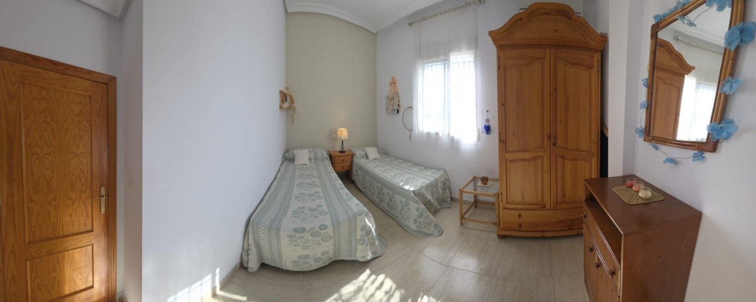 Bungalow a Torrevieja, Alicante, Spagna 3 camere da letto, 85 mq. N° 197501