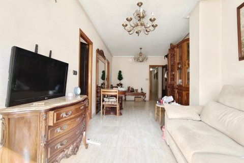 Apartment in Torrevieja, Alicante, Spain 3 bedrooms, 96 sq.m. No. 197349