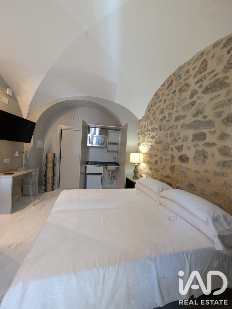 Commercial property in Montanchez, Caceres, Spain 885 sq.m. No. 199532