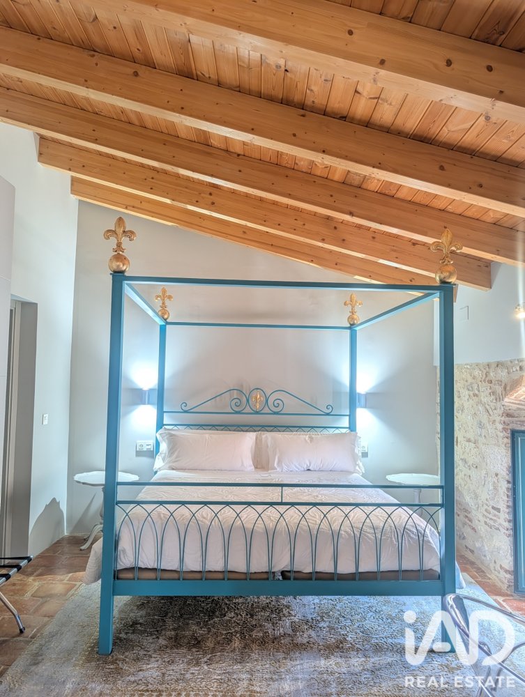 Commercial property in Montanchez, Caceres, Spain 885 sq.m. No. 199532