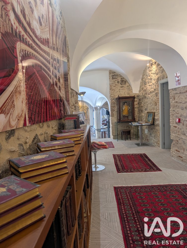 Commercial property in Montanchez, Caceres, Spain 885 sq.m. No. 199532