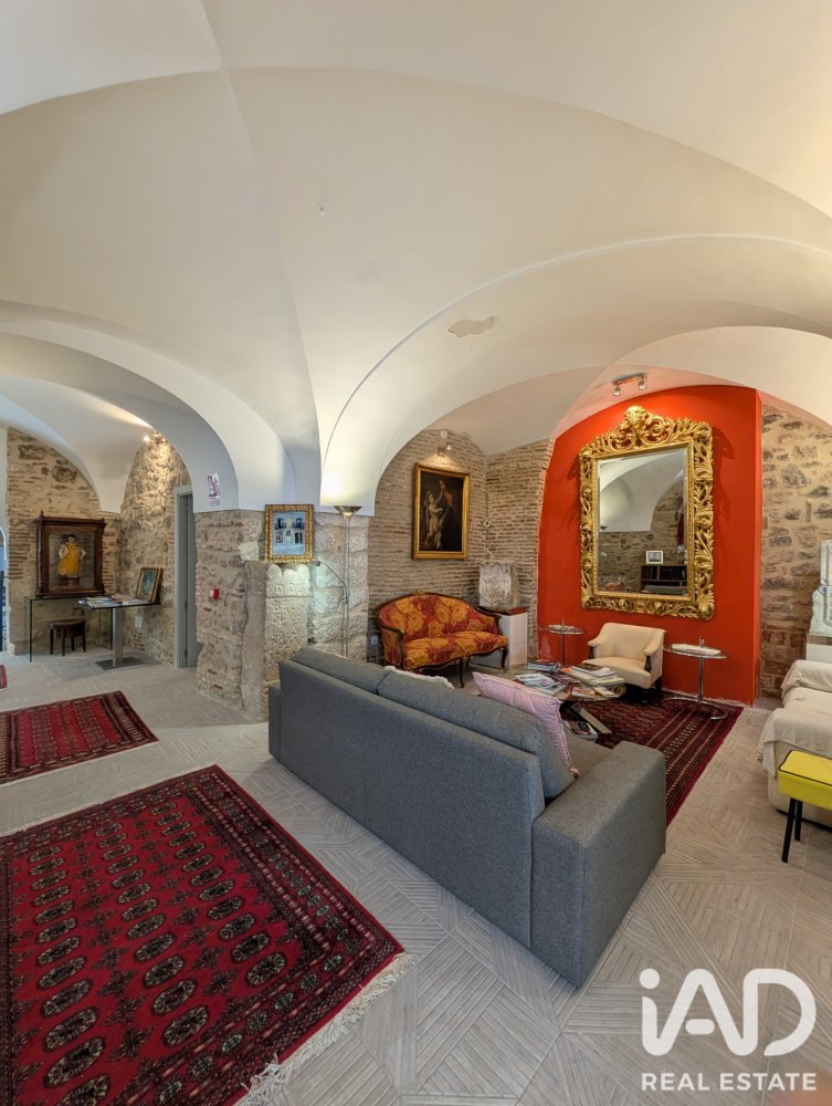 Commercial property in Montanchez, Caceres, Spain 885 sq.m. No. 199532