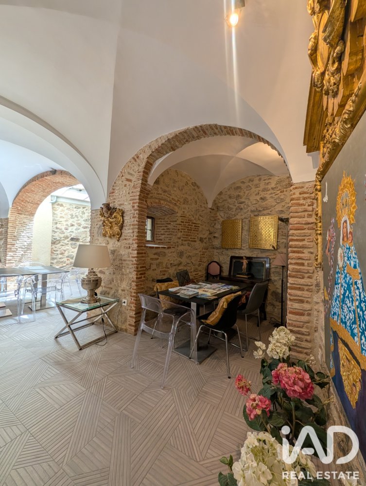 Commercial property in Montanchez, Caceres, Spain 885 sq.m. No. 199532