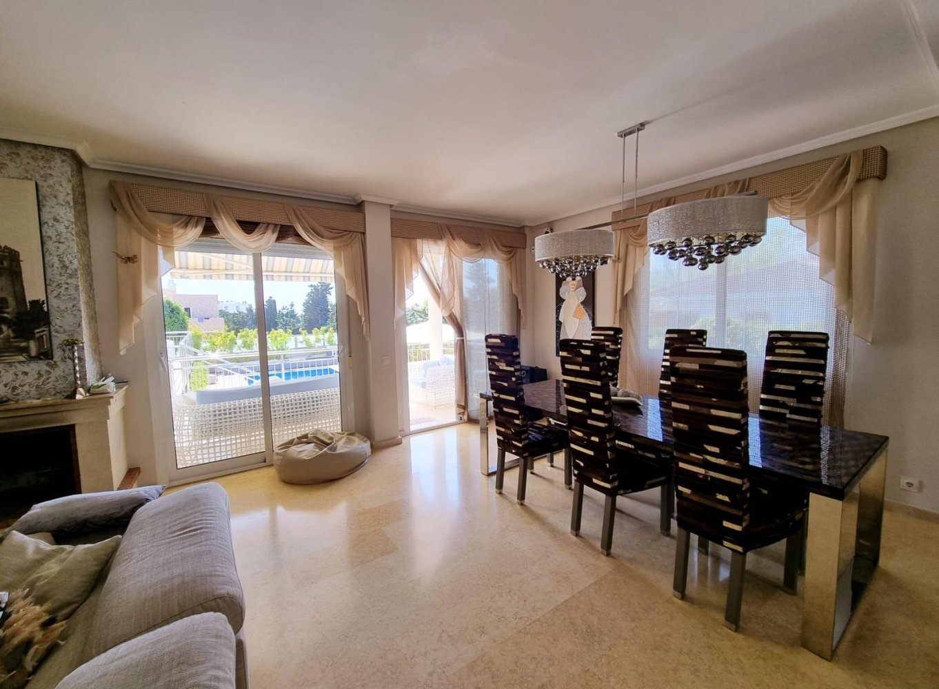 Villa i Torrevieja, Alicante, Spanien 5 sovrum, 670 kvm. Nr. 128688