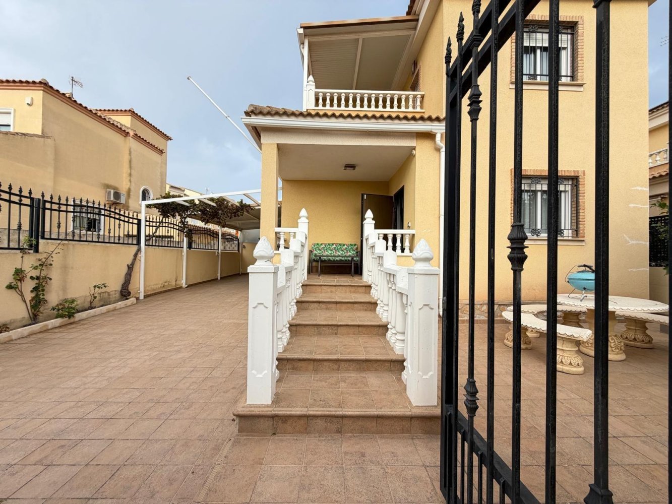 Villa i Alicante, Spanien 4 sovrum, 133 kvm. Nr. 198383
