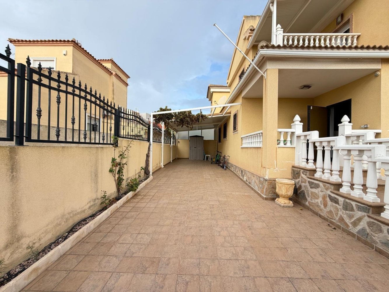 Villa i Alicante, Spanien 4 sovrum, 133 kvm. Nr. 198383