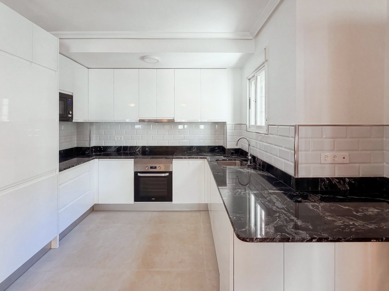 Townhouse in Alicante, Spanien 3 Schlafzimmer, 86 m2 Nr. 198039