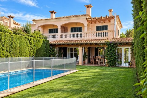 Villa en Puig De Ros, Mallorca, España 4 dormitorios, 194 m2 No. 198813