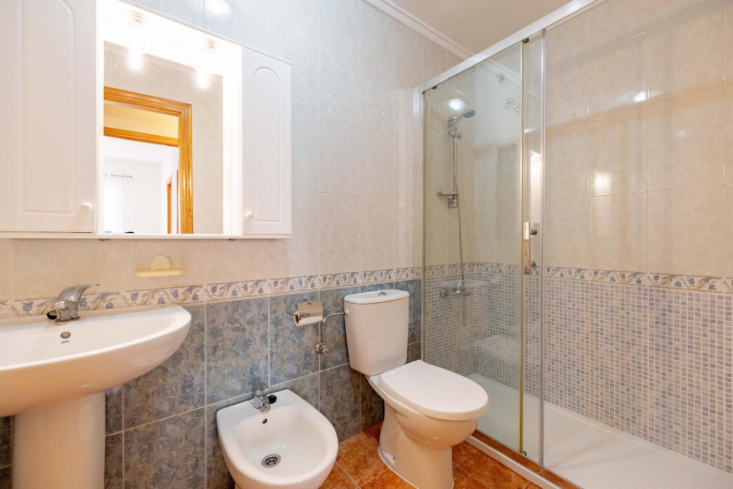 Apartment in Torrevieja, Alicante, Spain 3 bedrooms, 81 sq.m. No. 197435