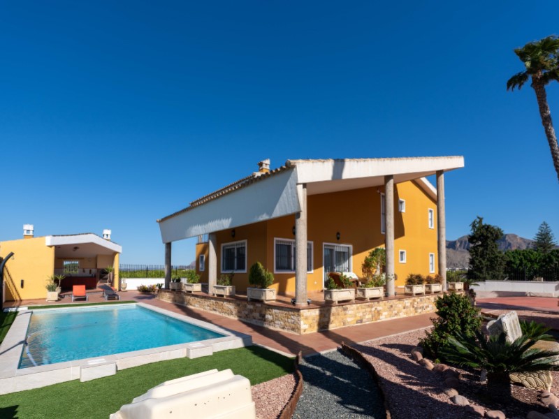Villa in Orihuela, Alicante, Spain 5 bedrooms, 433 sq.m. No. 199103