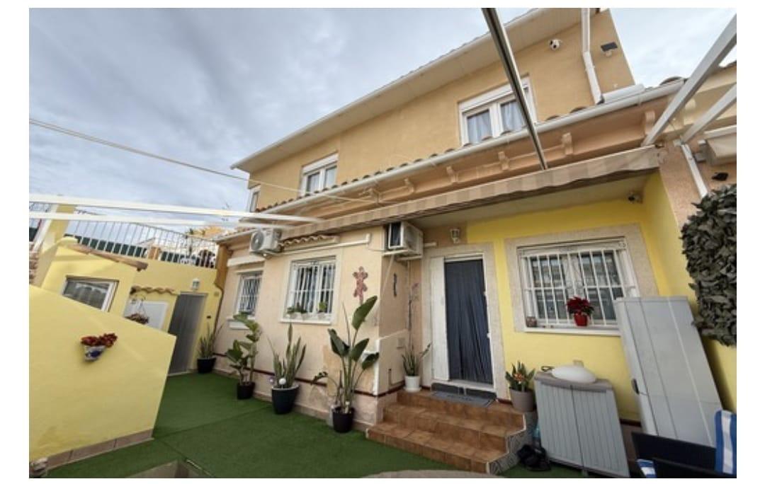 Kaupunkipientalo La Florida, Alicante, Espanja 4 makuuhuonetta, 145 m2 No. 199099