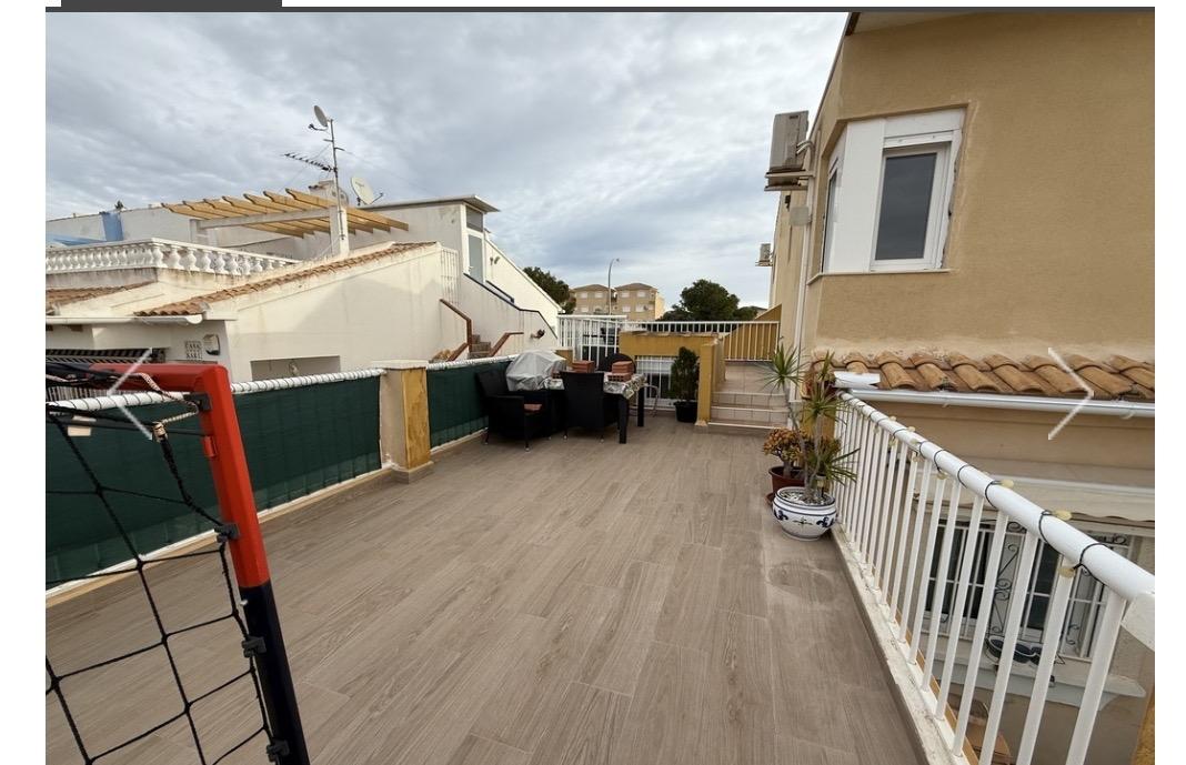 Kaupunkipientalo La Florida, Alicante, Espanja 4 makuuhuonetta, 145 m2 No. 199099