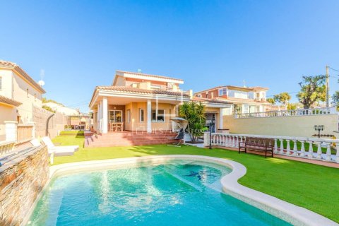Villa in Sitges, Barcelona, Spanien 4 Schlafzimmer, 266 m2 Nr. 150808