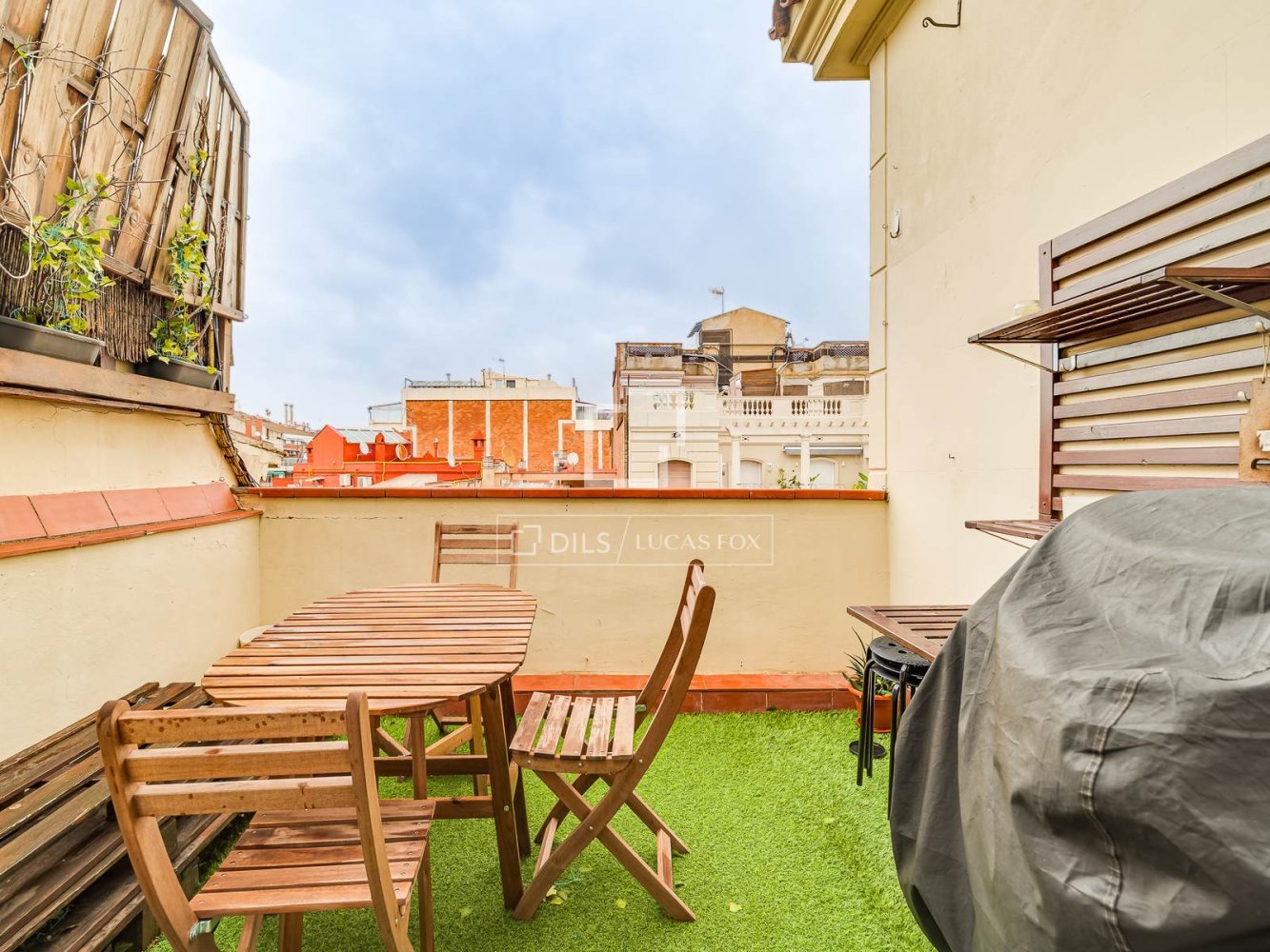 Apartment à Barcelona, Espagne 3 chambres, 90 m2 No. 199165