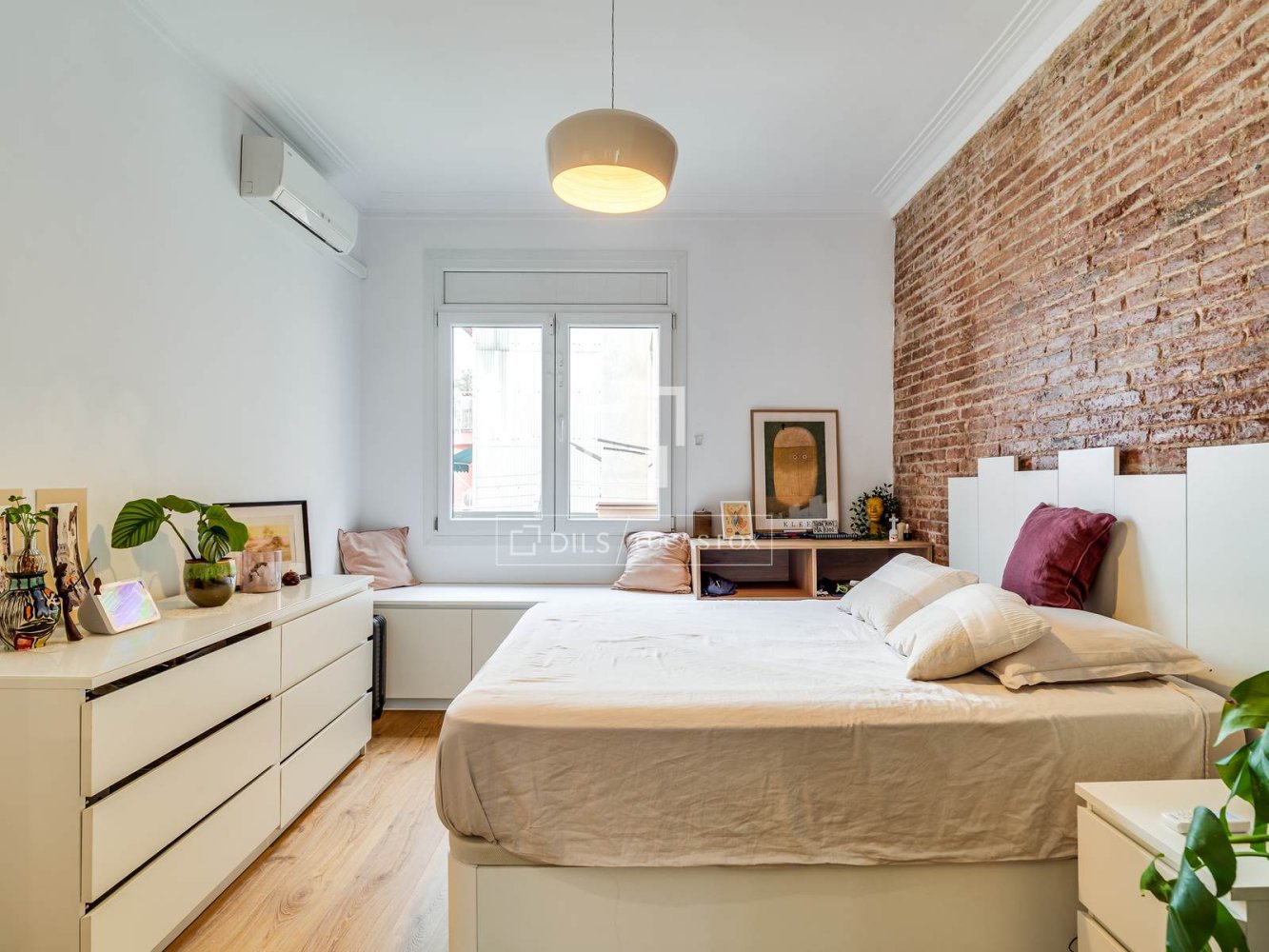 Apartment à Barcelona, Espagne 3 chambres, 90 m2 No. 199165