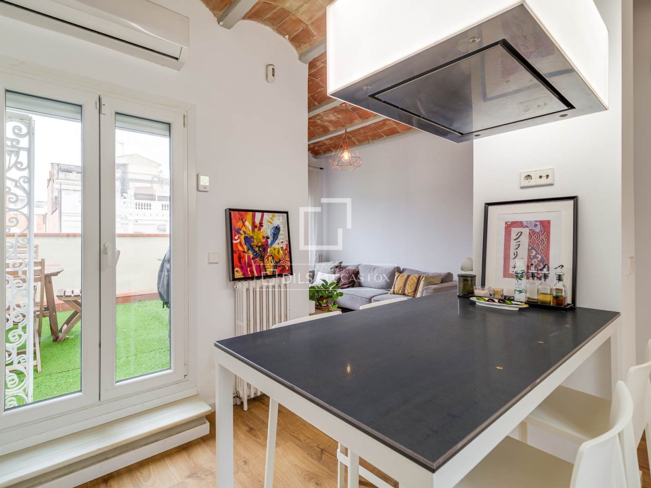 Apartment à Barcelona, Espagne 3 chambres, 90 m2 No. 199165