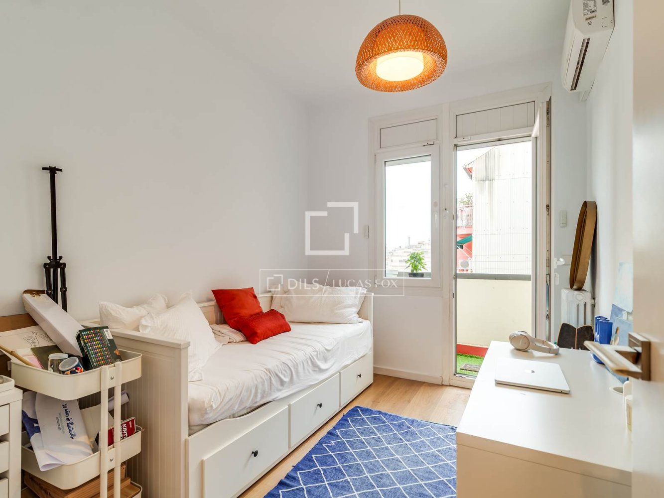 Apartment à Barcelona, Espagne 3 chambres, 90 m2 No. 199165