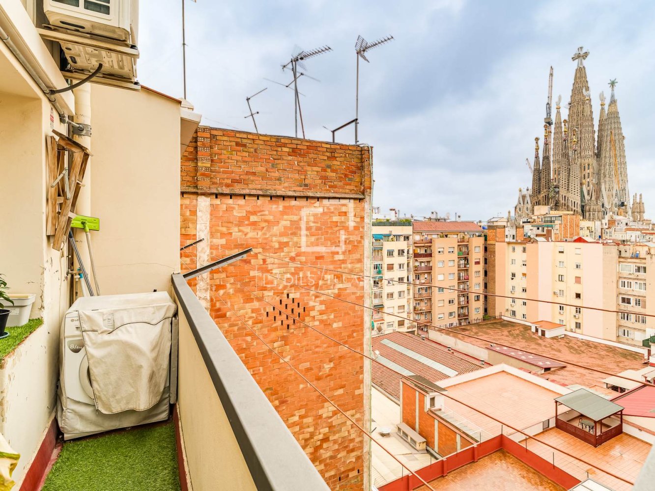 Apartment à Barcelona, Espagne 3 chambres, 90 m2 No. 199165
