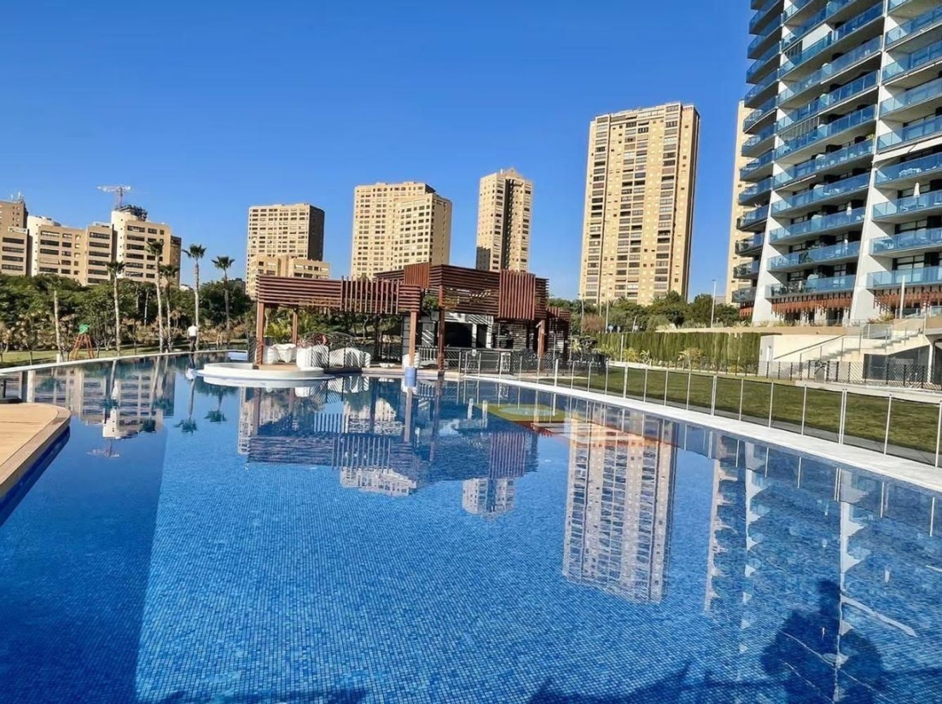 Apartamento en Benidorm, Alicante, España 2 dormitorios, 91 m2 No. 197966