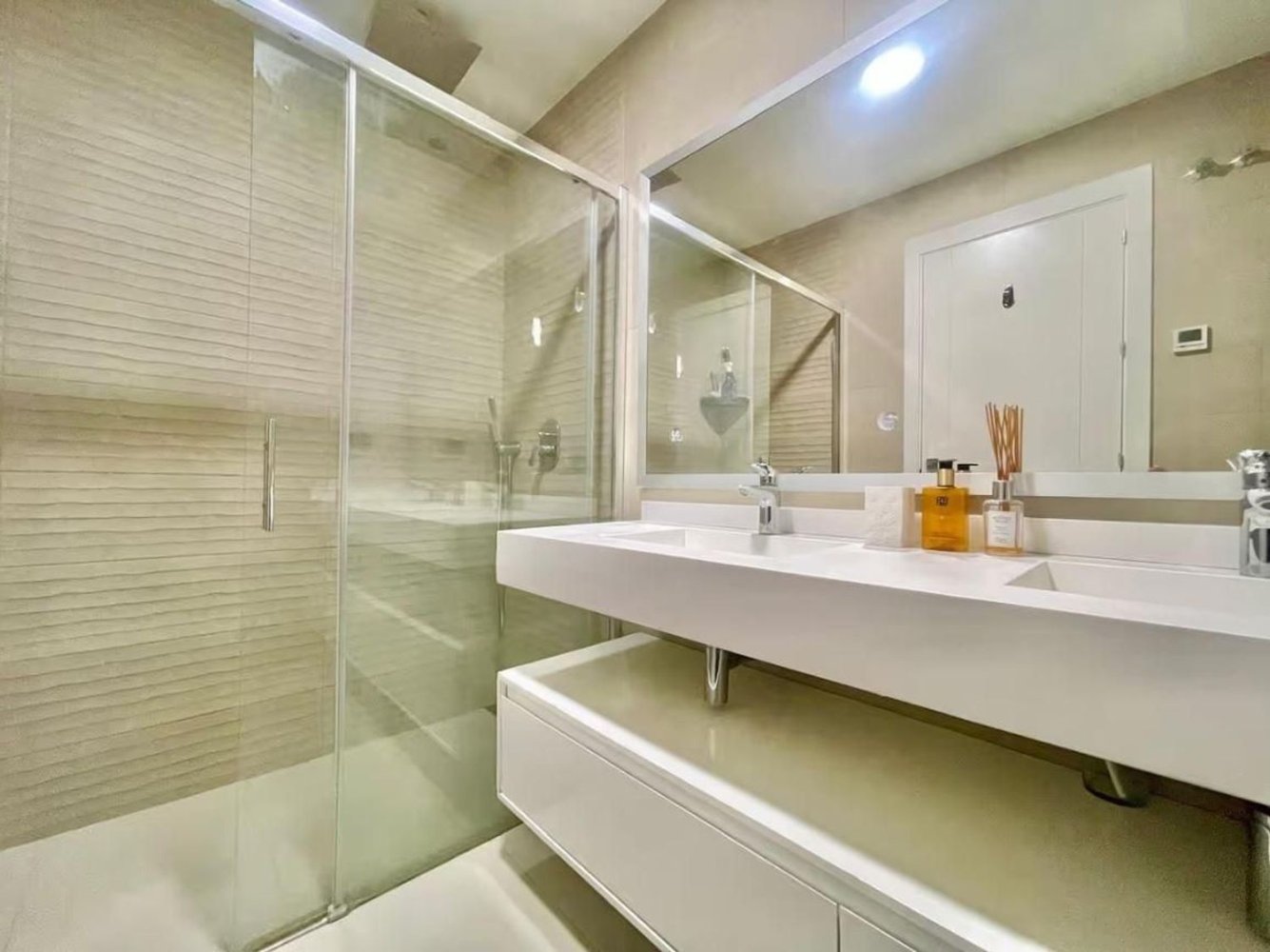 Apartamento en Benidorm, Alicante, España 2 dormitorios, 91 m2 No. 197966