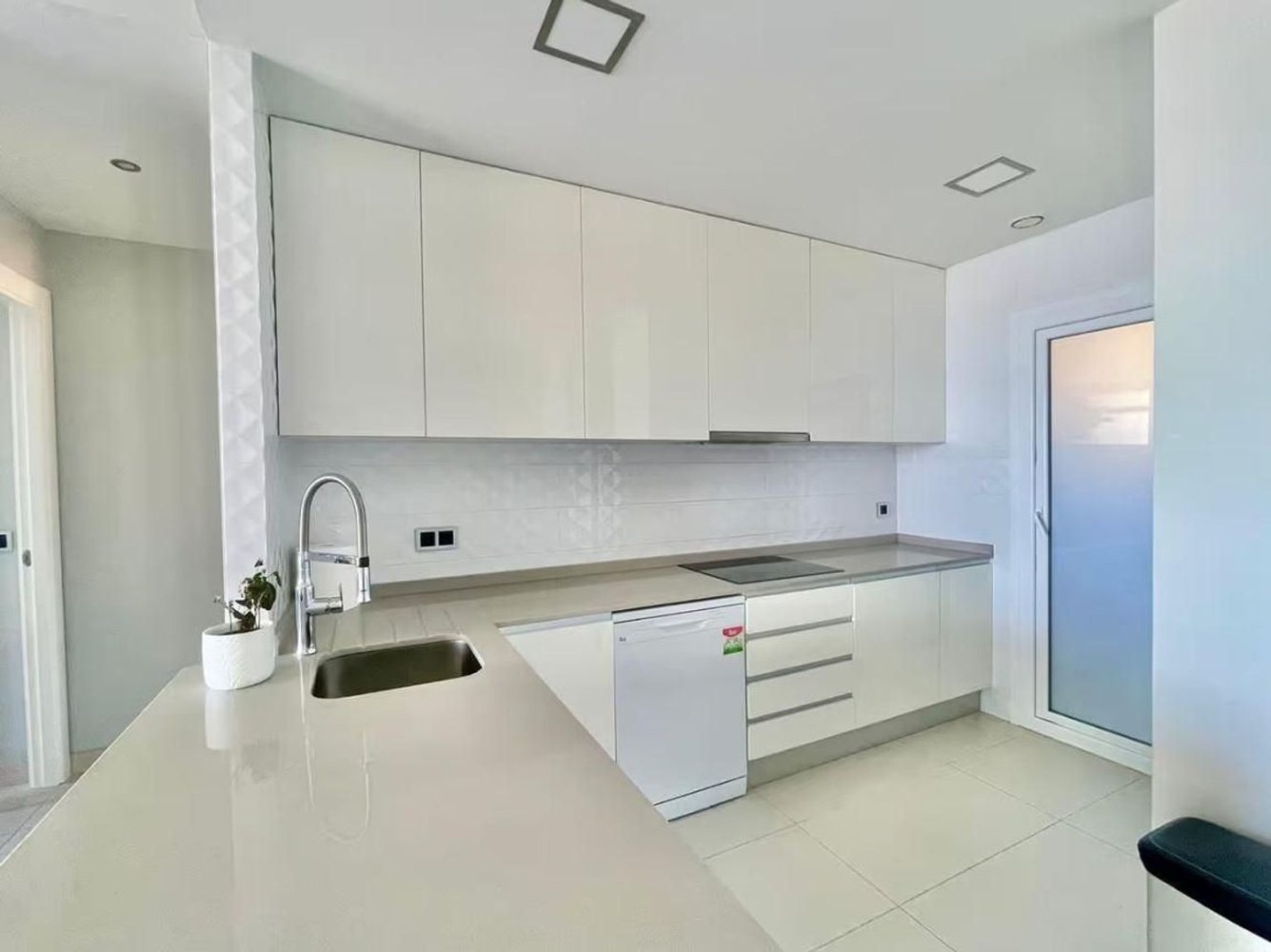 Apartamento en Benidorm, Alicante, España 2 dormitorios, 91 m2 No. 197966