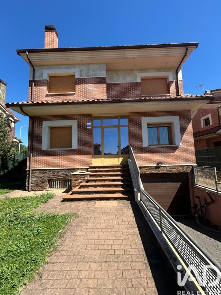 Māja Carbajal de la Legua, Leon, Spānijā 4 istabas, 347 m2 Nr. 197690