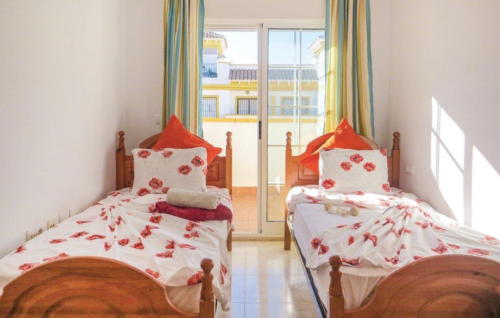 Townhouse in Torrevieja, Alicante, Spain 3 bedrooms, 86 sq.m. No. 198045