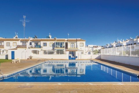 Townhouse in Torrevieja, Alicante, Spain 3 bedrooms, 86 sq.m. No. 198045