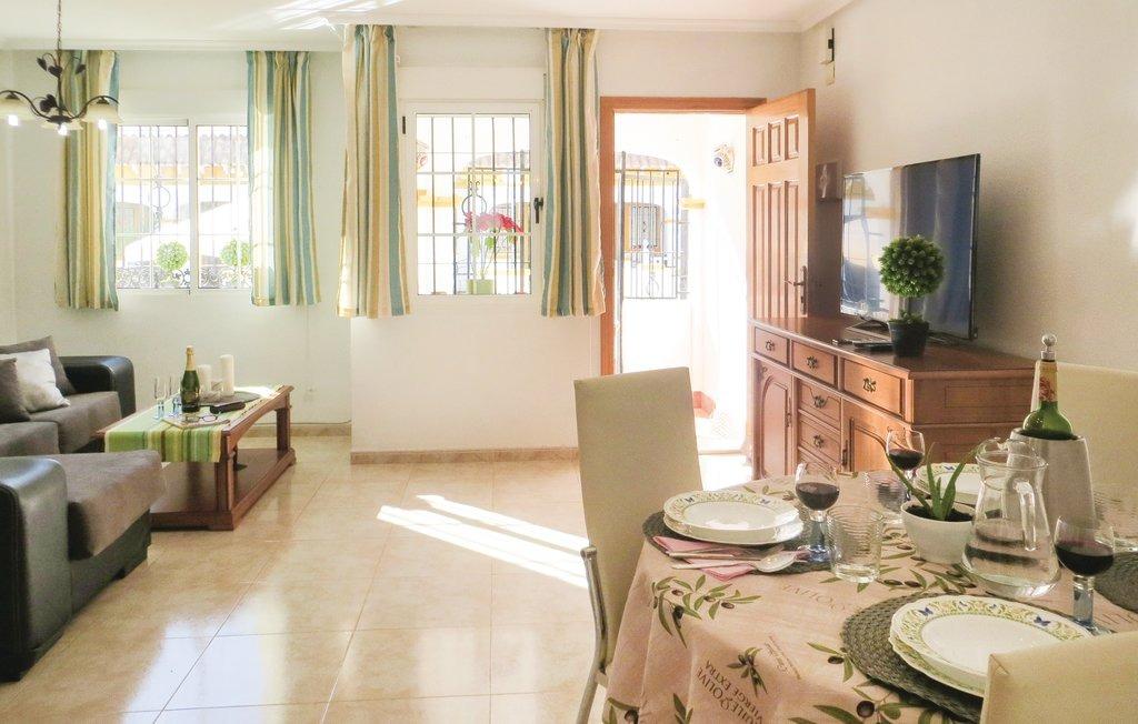 Townhouse in Torrevieja, Alicante, Spain 3 bedrooms, 86 sq.m. No. 198045