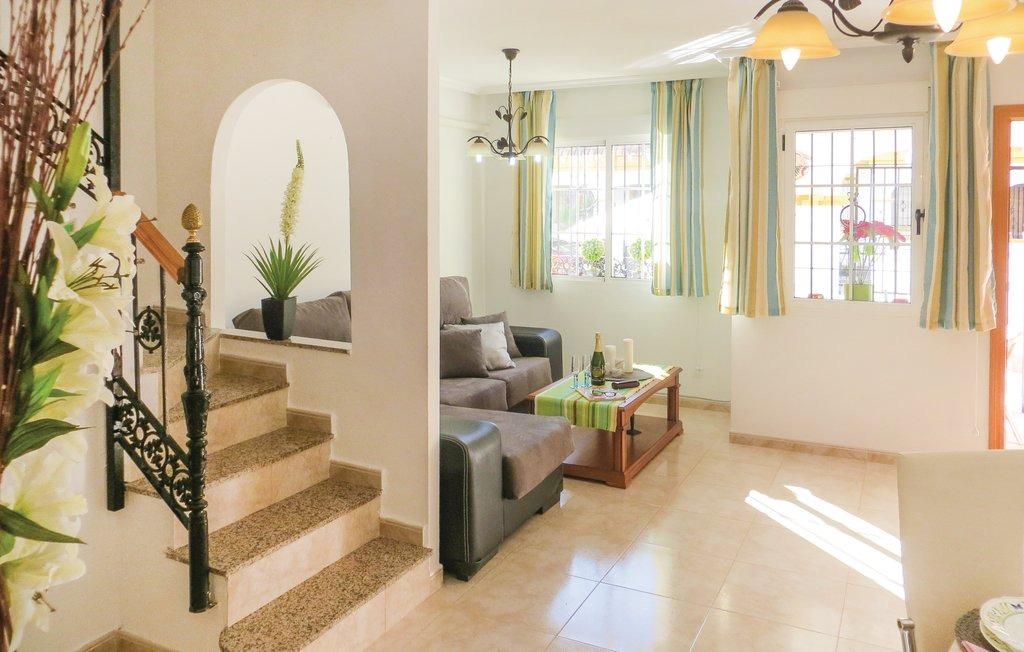 Townhouse in Torrevieja, Alicante, Spain 3 bedrooms, 86 sq.m. No. 198045