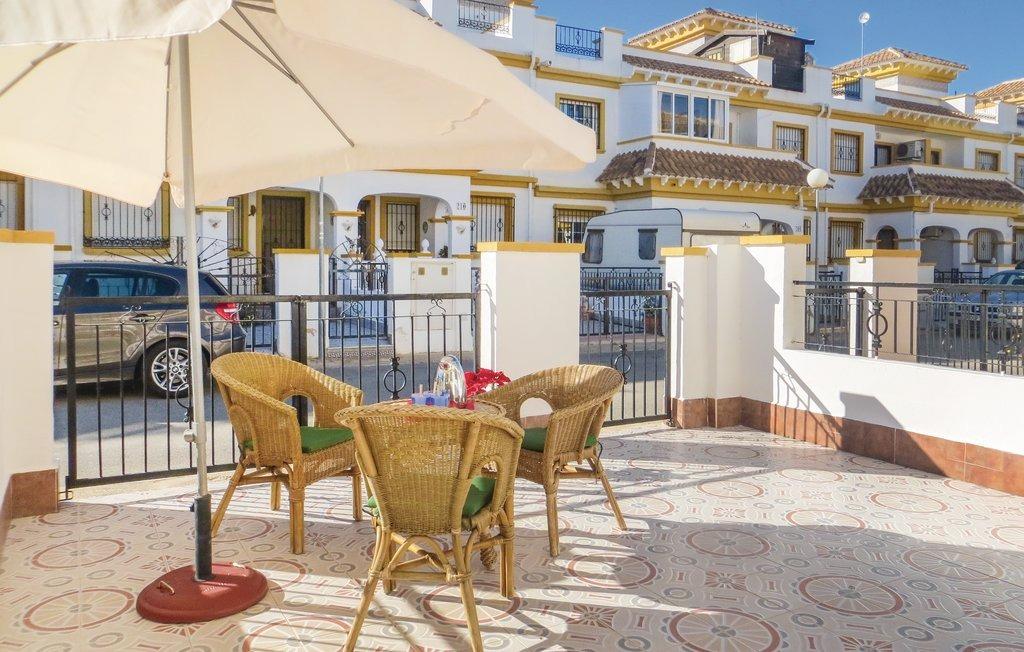 Townhouse in Torrevieja, Alicante, Spain 3 bedrooms, 86 sq.m. No. 198045