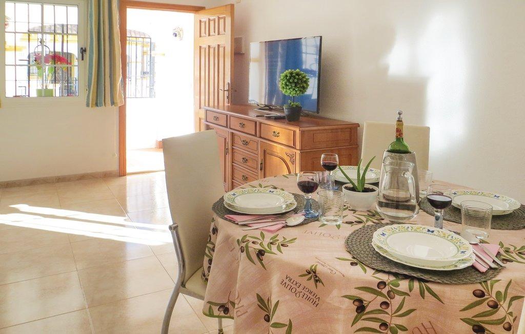 Townhouse in Torrevieja, Alicante, Spain 3 bedrooms, 86 sq.m. No. 198045