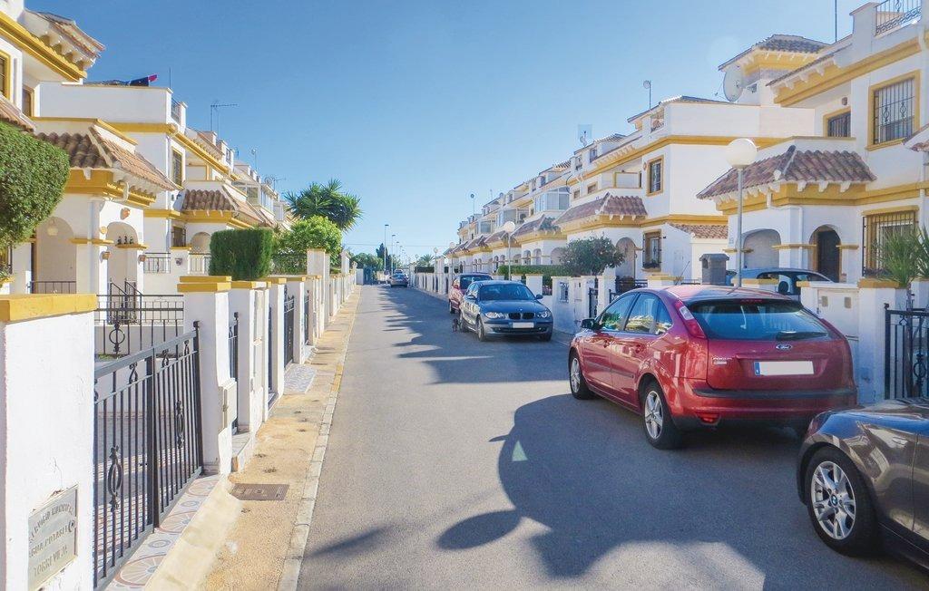 Townhouse in Torrevieja, Alicante, Spain 3 bedrooms, 86 sq.m. No. 198045