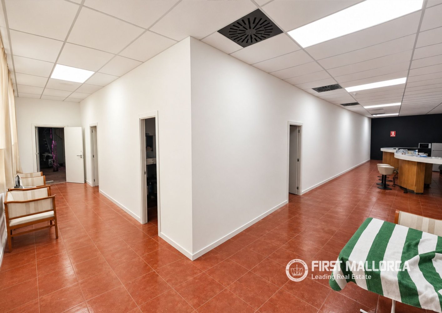 Komerciāls īpašums Peguera, Mallorca, Spānijā 3 istabas, 323 m2 Nr. 197561