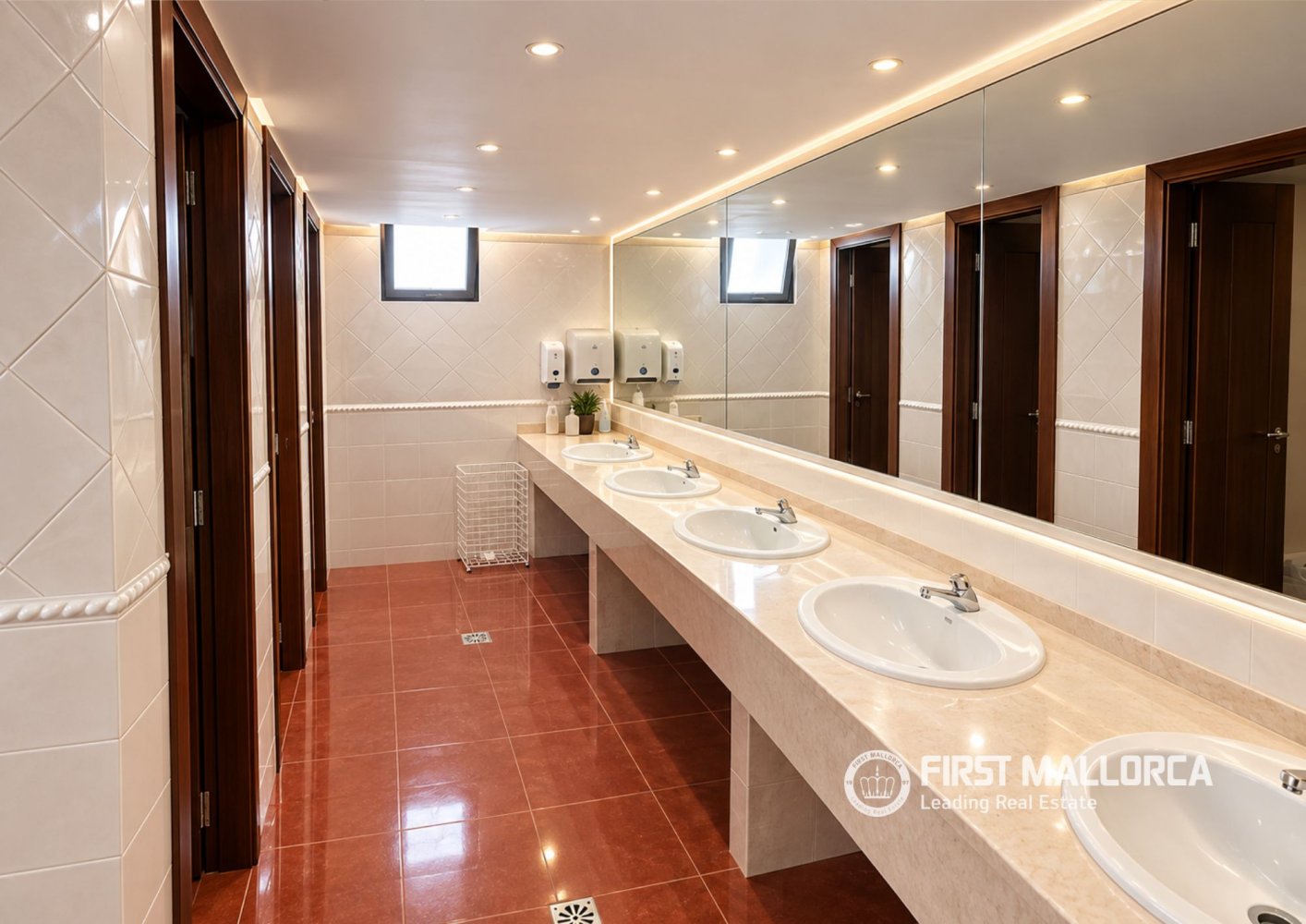 Komerciāls īpašums Peguera, Mallorca, Spānijā 3 istabas, 323 m2 Nr. 197561
