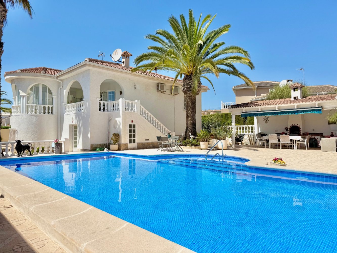 Villa in Alicante, Spanien 4 Schlafzimmer, 230 m2 Nr. 197280