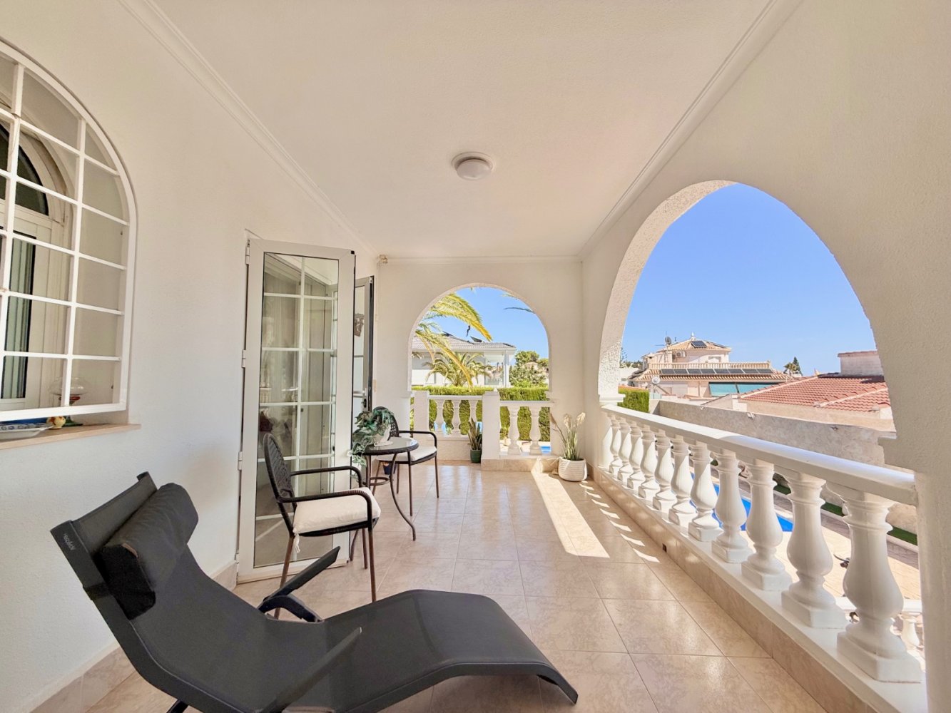 Villa in Alicante, Spanien 4 Schlafzimmer, 230 m2 Nr. 197280