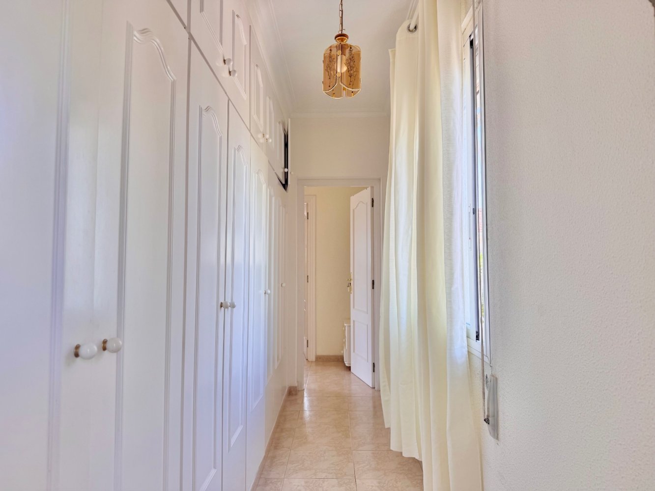 Villa in Alicante, Spanien 4 Schlafzimmer, 230 m2 Nr. 197280