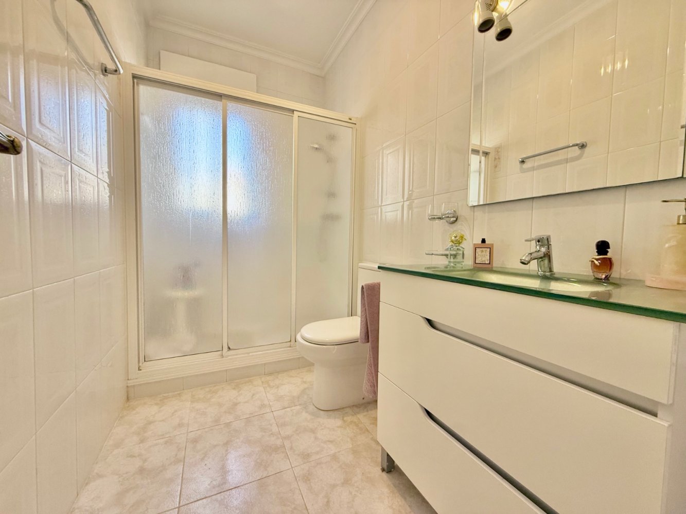 Villa in Alicante, Spanien 4 Schlafzimmer, 230 m2 Nr. 197280