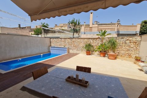 Villa en Maria De La Salut, Mallorca, España 4 dormitorios, 389 m2 No. 198773